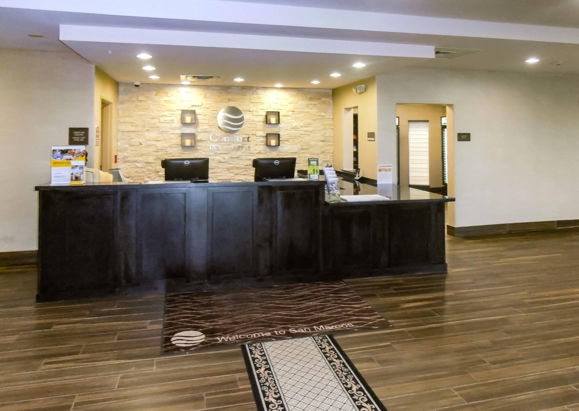 Comfort Inn & Suites San Marcos Bagian luar foto